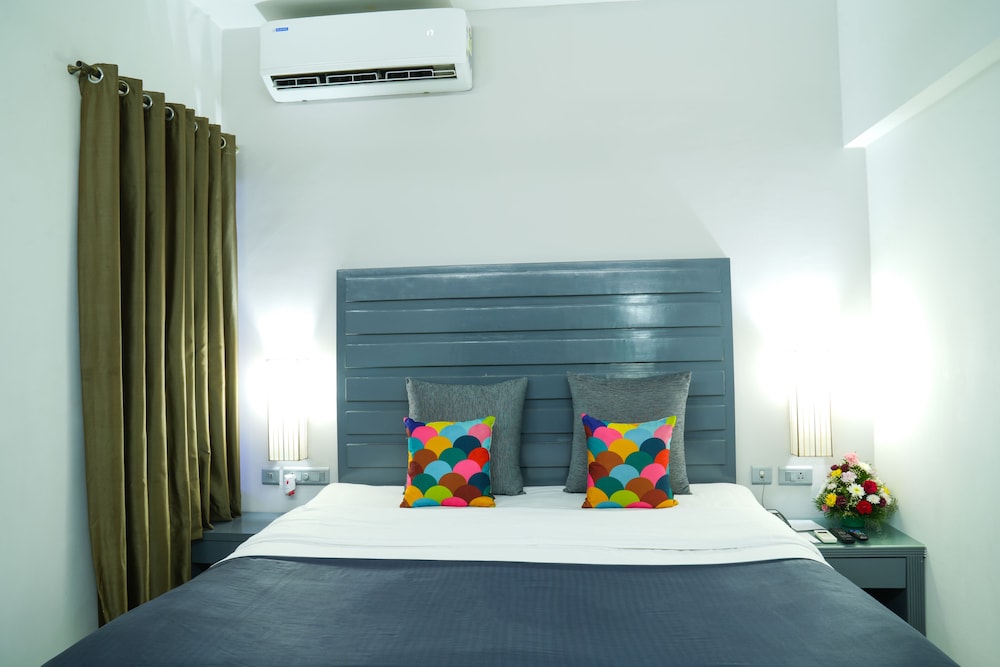 Regenta Baywatch Beach Resort, Goa — Hotel rooms in Colva, Goa