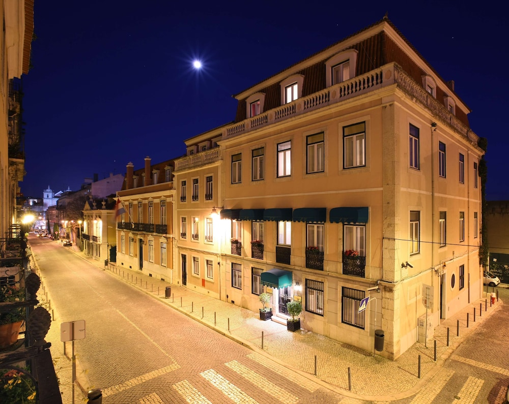 Heritage As Janelas Verdes Inn - Riverside — Hotel building in Lisbon, Lisboa