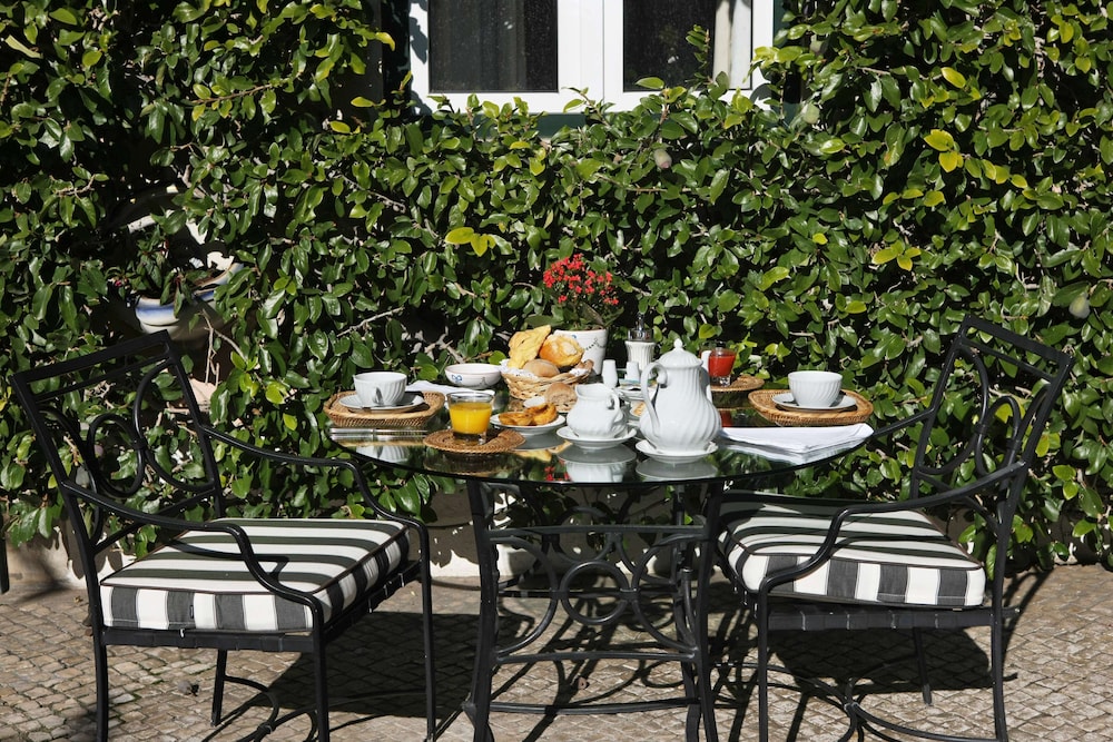 Heritage As Janelas Verdes Inn - Riverside — Restaurant & bars in Lisbon, Lisboa