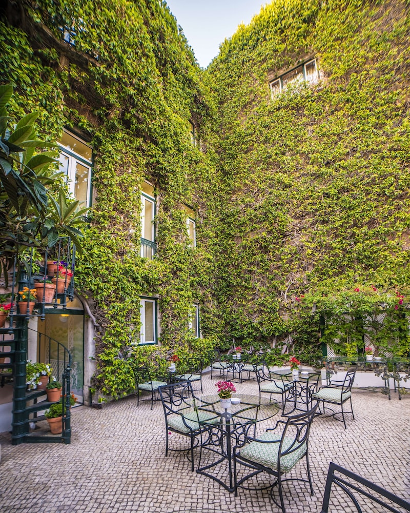 Heritage As Janelas Verdes Inn - Riverside — Hotel building in Lisbon, Lisboa