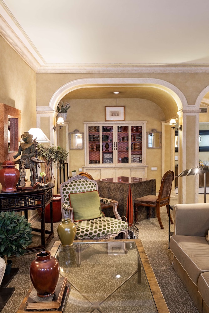 Heritage As Janelas Verdes Inn - Riverside — Hotel building in Lisbon, Lisboa
