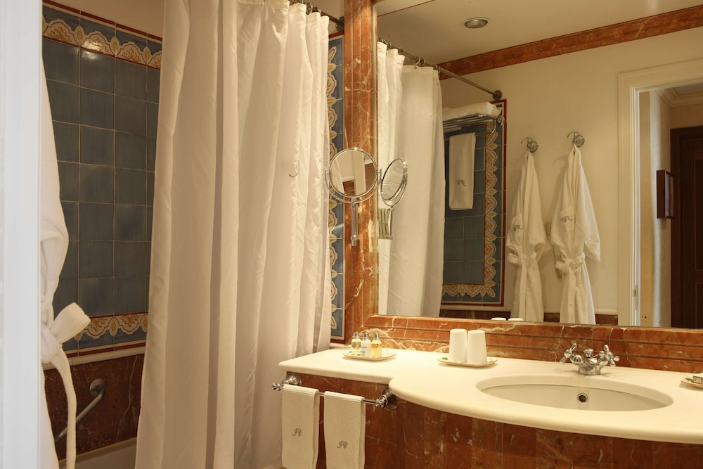 Heritage As Janelas Verdes Inn - Riverside — Hotel rooms in Lisbon, Lisboa