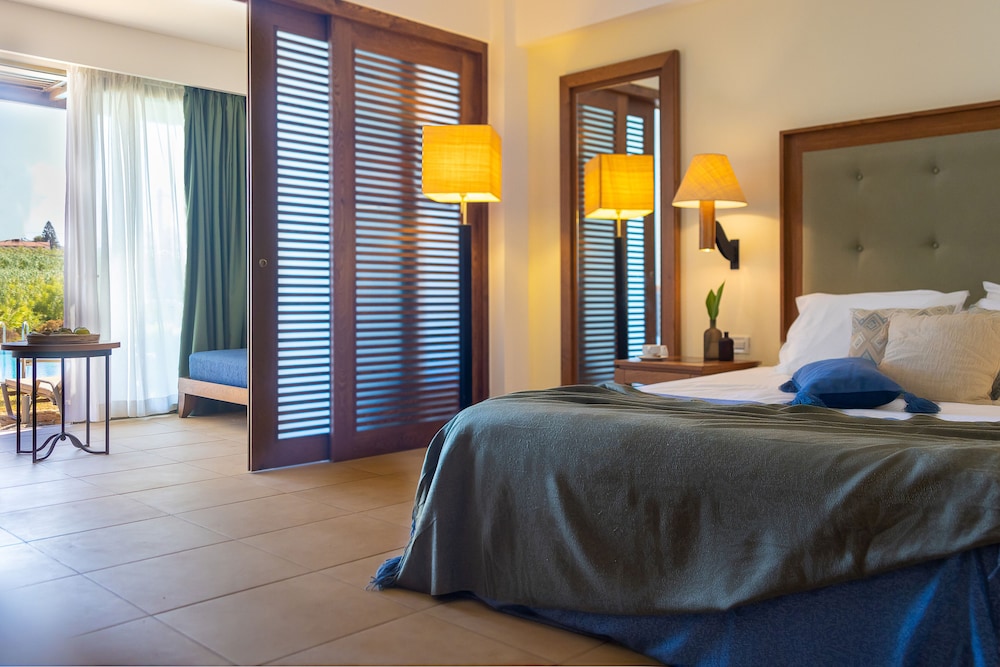 Giannoulis – Cavo Spada Luxury Sports & Leisure Resort & Spa — Hotel rooms in Platanias