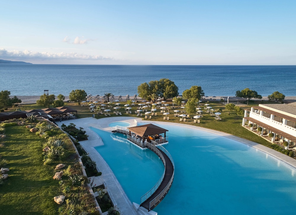 Giannoulis – Cavo Spada Luxury Sports & Leisure Resort & Spa — Swimming pool in Platanias