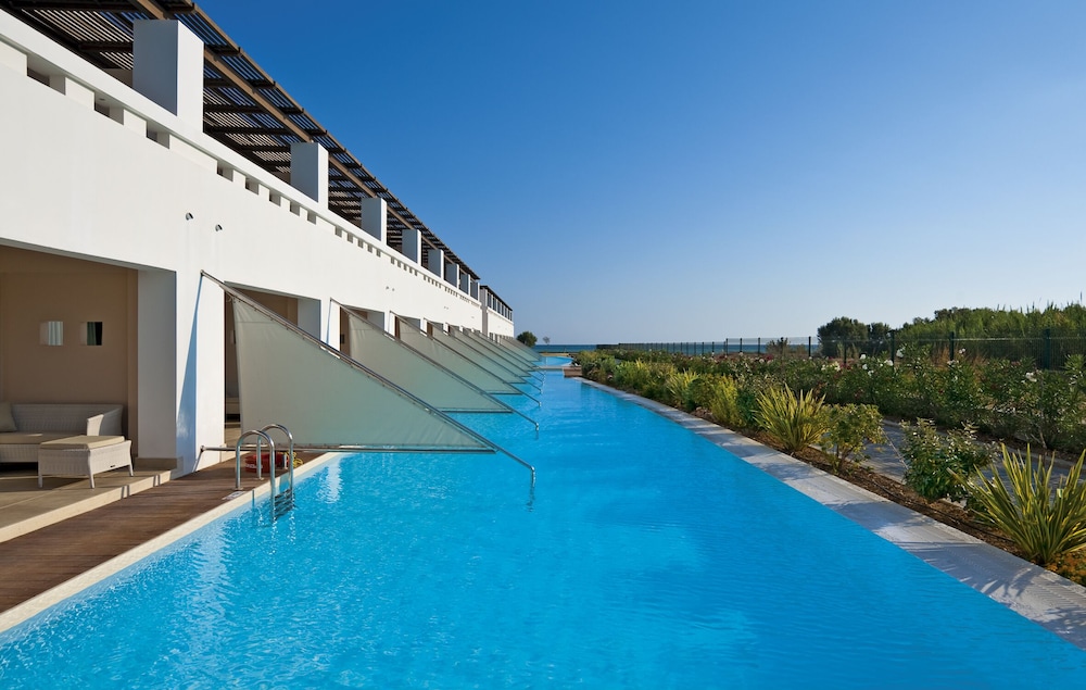 Giannoulis – Cavo Spada Luxury Sports & Leisure Resort & Spa — Swimming pool in Platanias