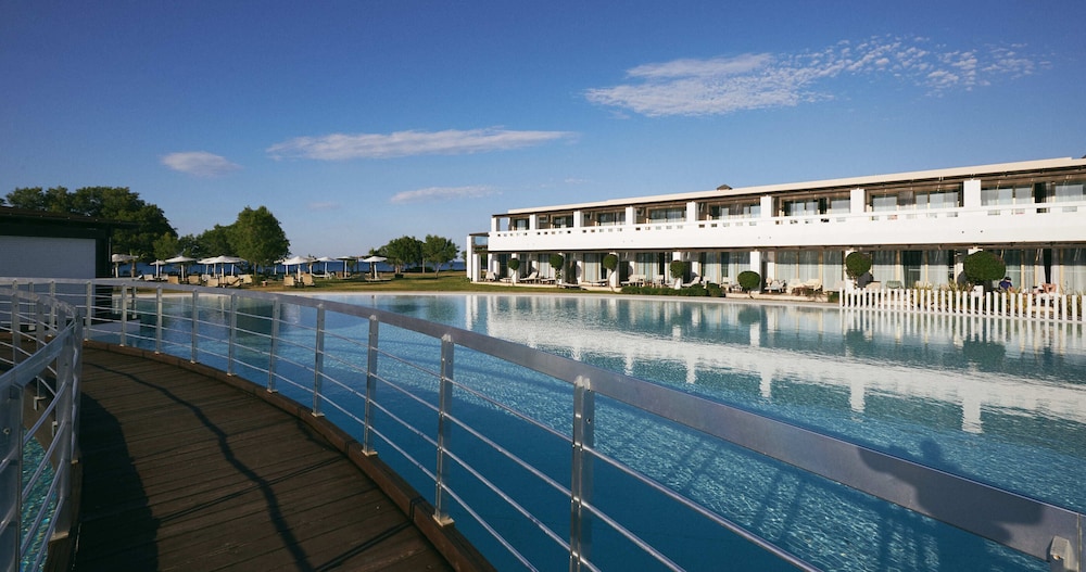 Giannoulis – Cavo Spada Luxury Sports & Leisure Resort & Spa — Hotel building in Platanias