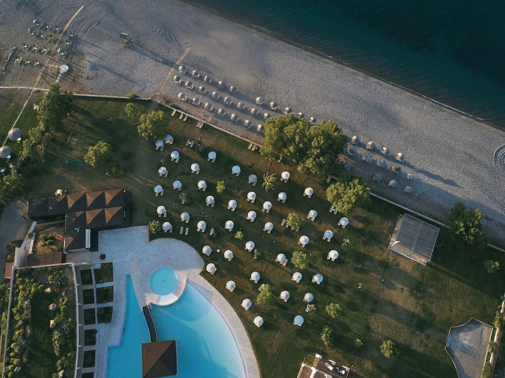 Giannoulis – Cavo Spada Luxury Sports & Leisure Resort & Spa — Beach in Platanias