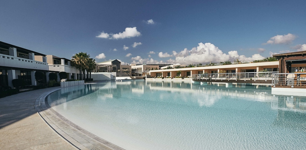 Giannoulis – Cavo Spada Luxury Sports & Leisure Resort & Spa — Swimming pool in Platanias