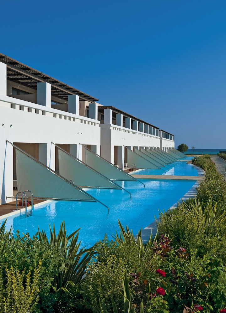 Giannoulis – Cavo Spada Luxury Sports & Leisure Resort & Spa — Swimming pool in Platanias