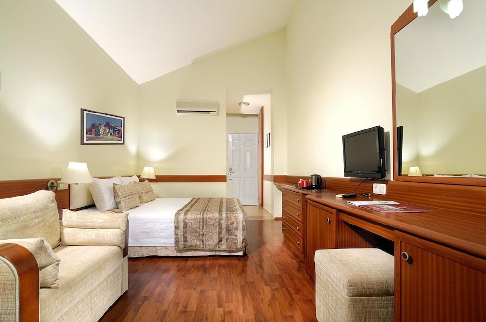 Belcekiz Beach Club - All Inclusive — Hotel rooms in Fethiye, Mugla