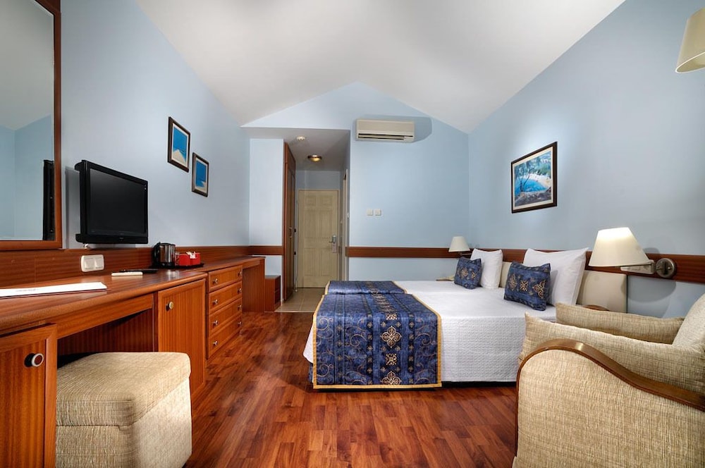 Belcekiz Beach Club - All Inclusive — Hotel rooms in Fethiye, Mugla