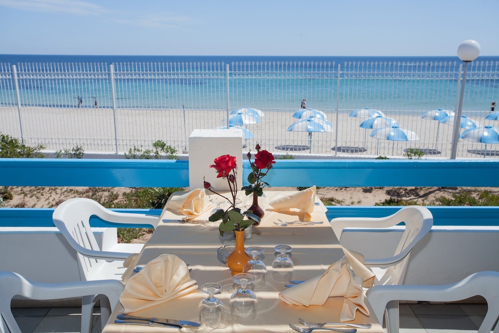 El Mouradi Club Selima — Beach in Port El Kantaoui