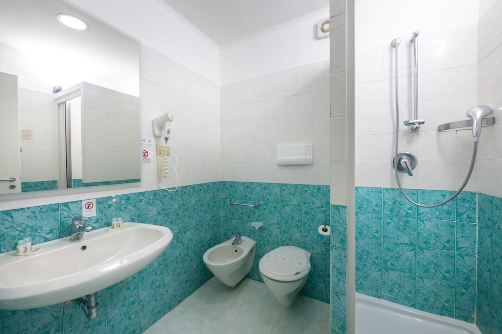 Hotel Club Eloro — Hotel rooms in Noto, Sicily