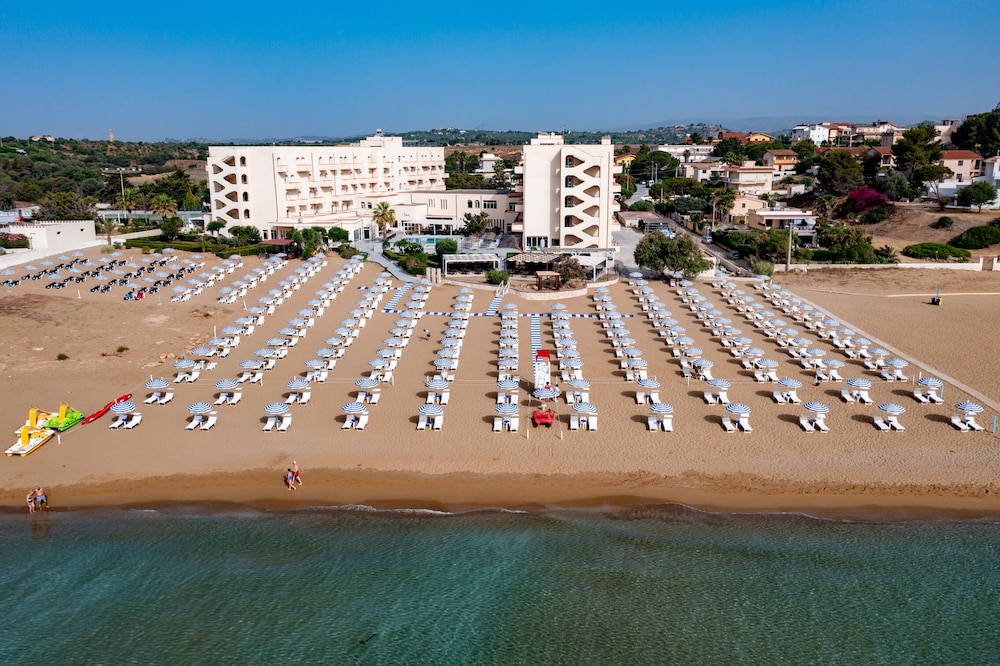 Hotel Club Eloro — Beach in Noto, Sicily