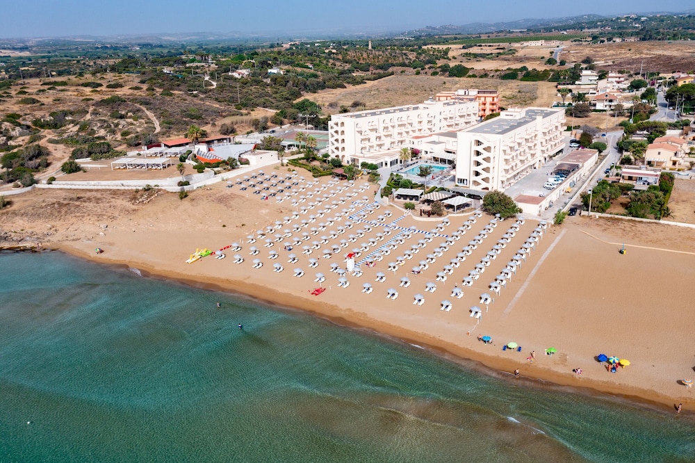 Hotel Club Eloro — Beach in Noto, Sicily