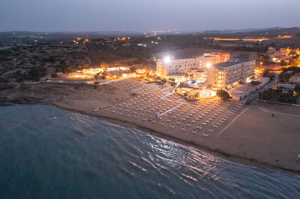 Hotel Club Eloro — Beach in Noto, Sicily