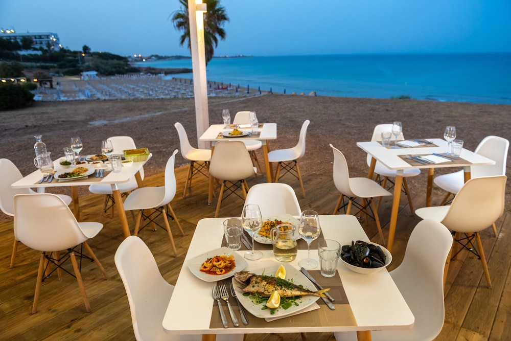 Hotel Club Eloro — Restaurant & bars in Noto, Sicily