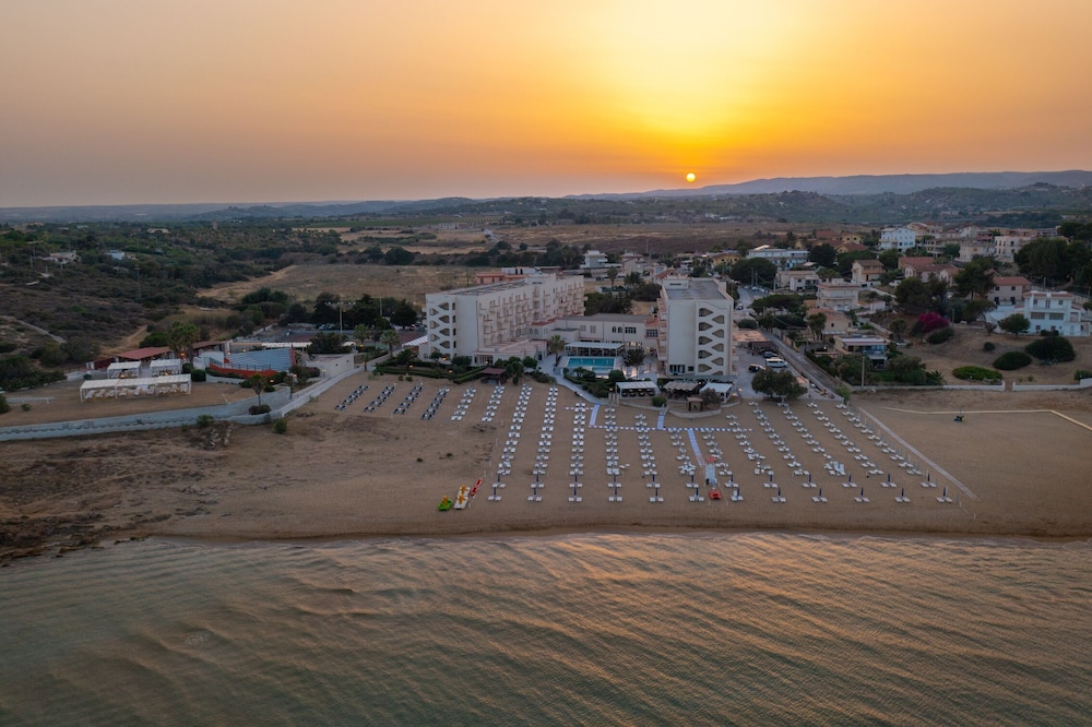Hotel Club Eloro — Beach in Noto, Sicily