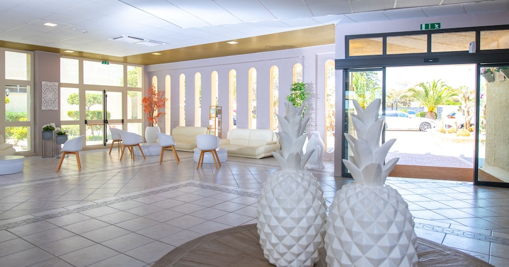 Hotel Club Eloro — Hotel building in Noto, Sicily