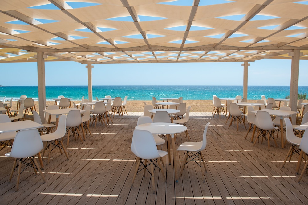 Hotel Club Eloro — Restaurant & bars in Noto, Sicily