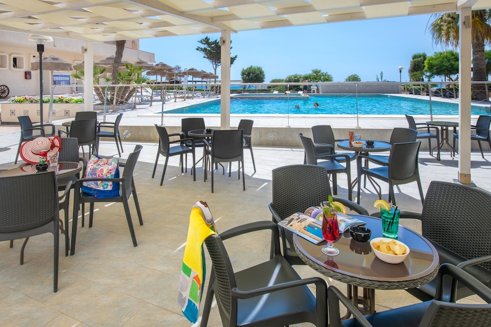 Hotel Club Eloro — Restaurant & bars in Noto, Sicily