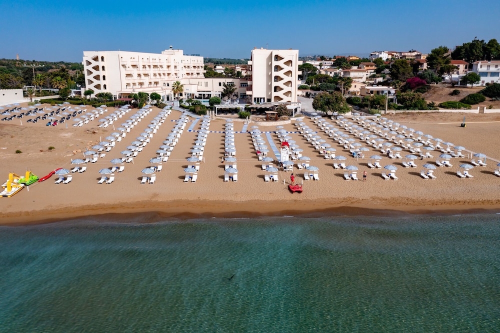 Hotel Club Eloro — Beach in Noto, Sicily