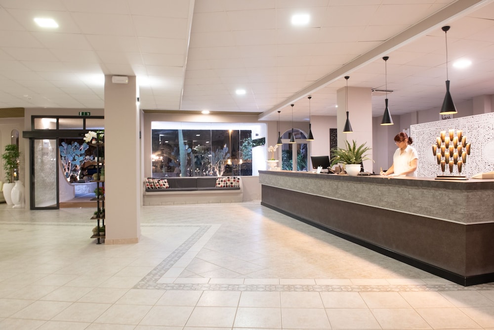 Hotel Club Eloro — Hotel building in Noto, Sicily