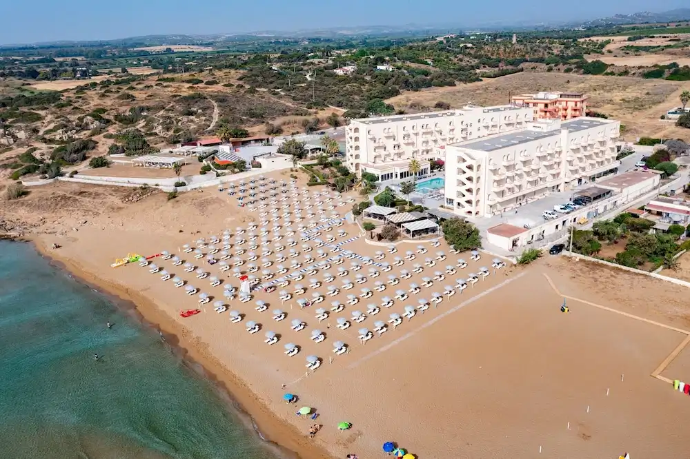 Hotel Club Eloro — Beach in Noto, Sicily