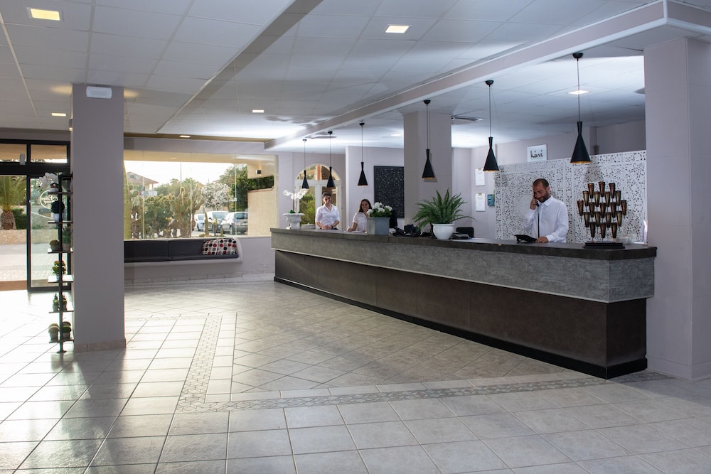 Hotel Club Eloro — Hotel building in Noto, Sicily