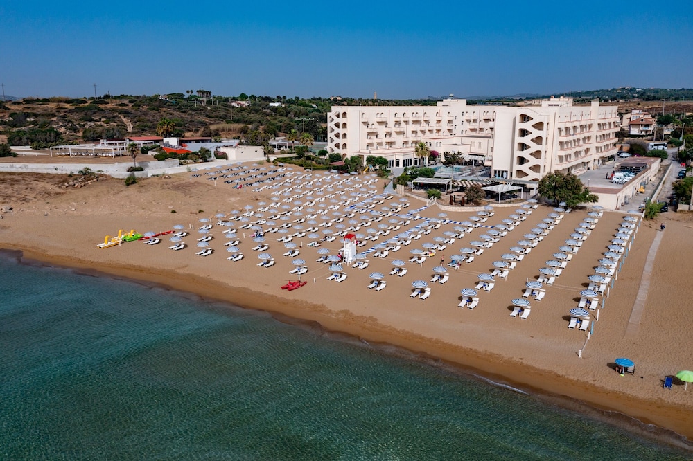 Hotel Club Eloro — Beach in Noto, Sicily