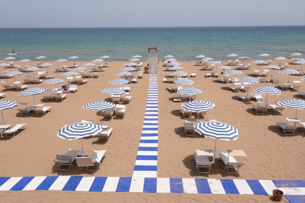 Hotel Club Eloro — Beach in Noto, Sicily