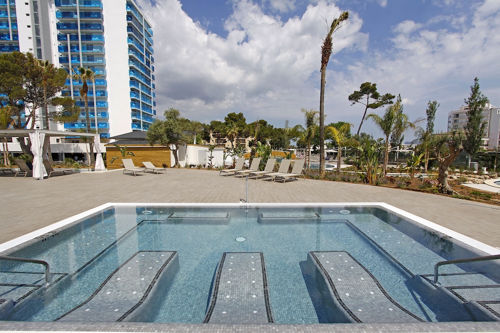 BG Hotel Tonga Tower — Swimming pool in Can Picafort, Balearic Islands