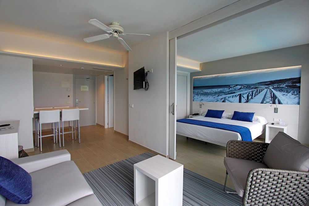 BG Hotel Tonga Tower — Hotel rooms in Can Picafort, Balearic Islands