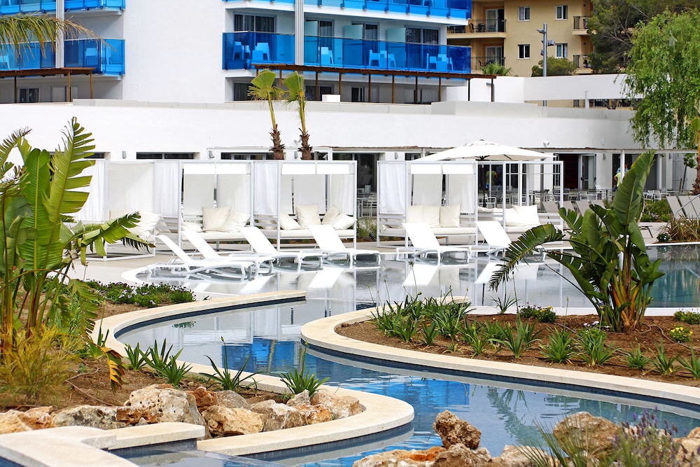 BG Hotel Tonga Tower — Swimming pool in Can Picafort, Balearic Islands