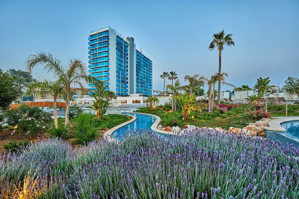 BG Hotel Tonga Tower — Hotel building in Can Picafort, Balearic Islands