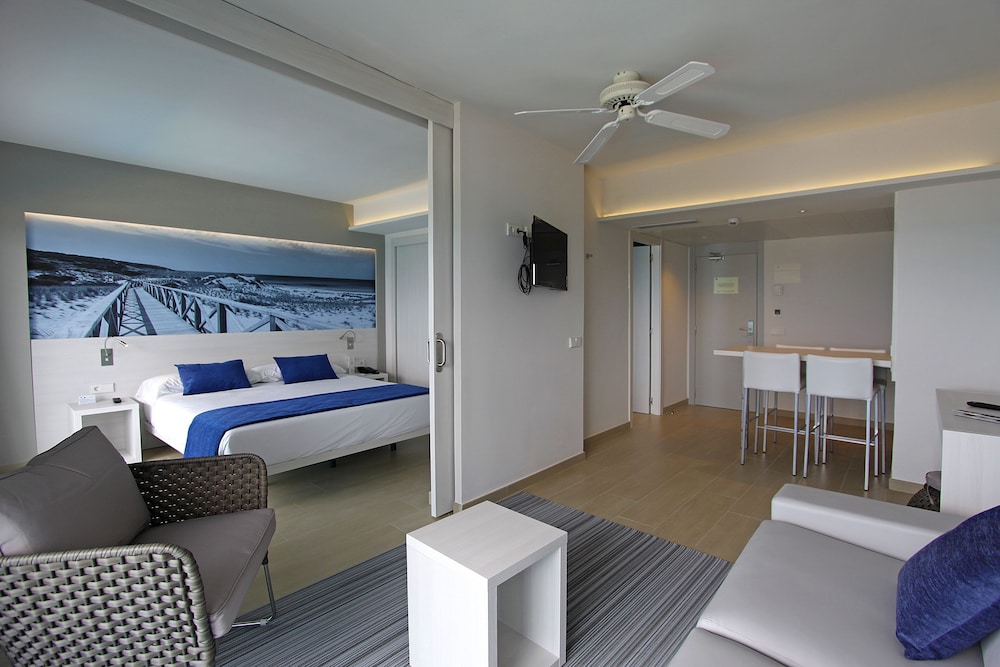 BG Hotel Tonga Tower — Hotel rooms in Can Picafort, Balearic Islands