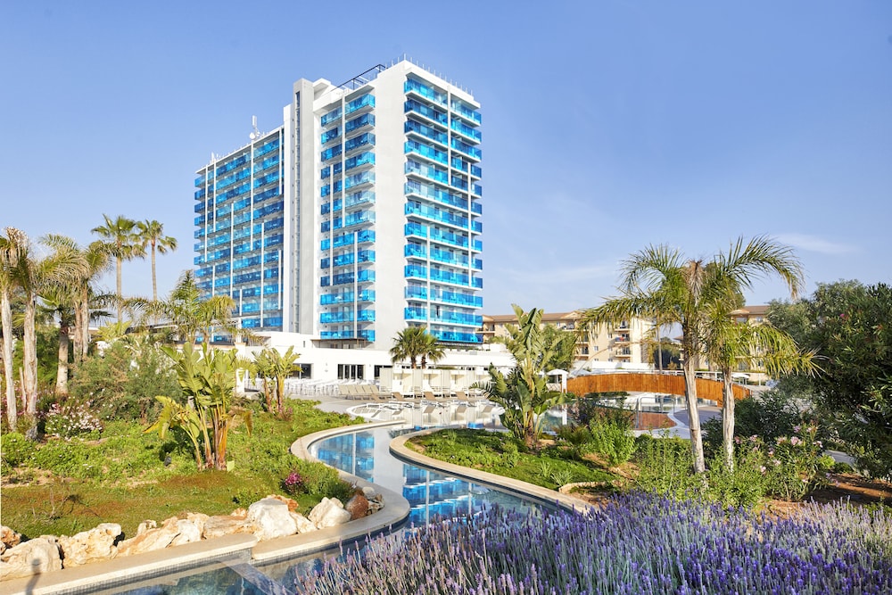 BG Hotel Tonga Tower — Hotel building in Can Picafort, Balearic Islands