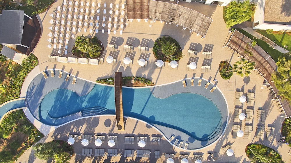 BG Hotel Tonga Tower — Swimming pool in Can Picafort, Balearic Islands