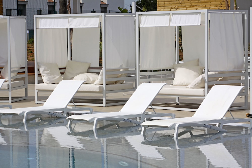 BG Hotel Tonga Tower — Swimming pool in Can Picafort, Balearic Islands