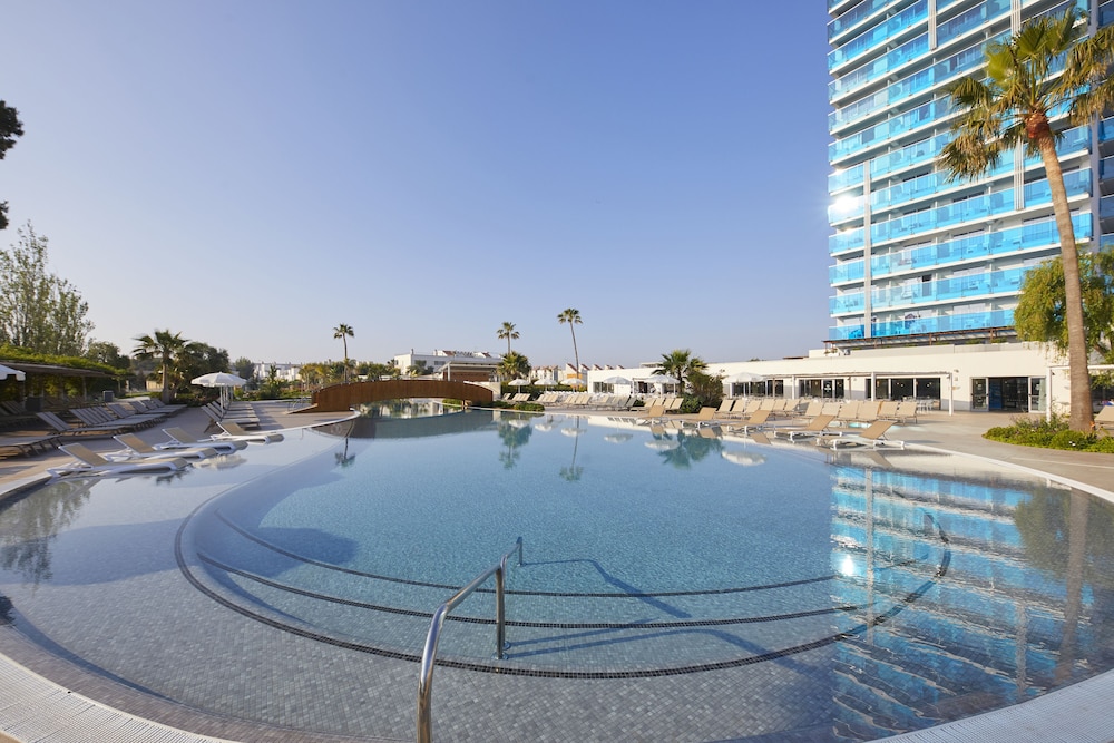 BG Hotel Tonga Tower — Swimming pool in Can Picafort, Balearic Islands