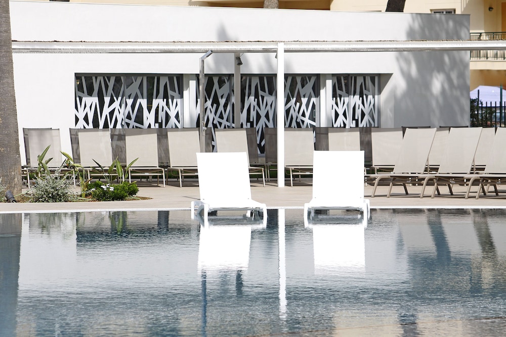 BG Hotel Tonga Tower — Swimming pool in Can Picafort, Balearic Islands