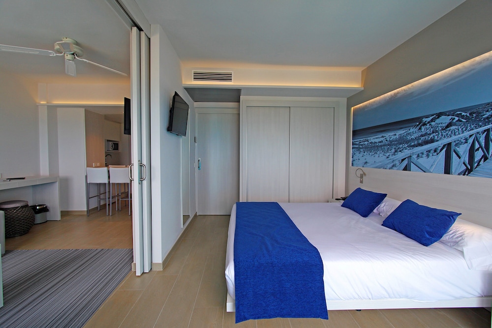 BG Hotel Tonga Tower — Hotel rooms in Can Picafort, Balearic Islands