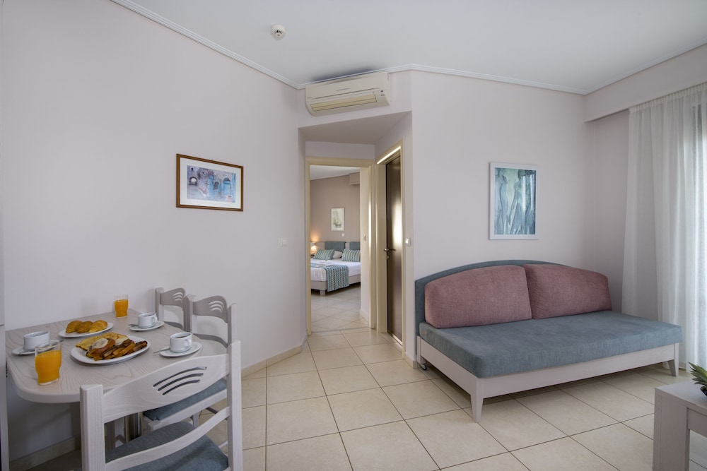 Creta Palm Hotel — Hotel rooms in Chania