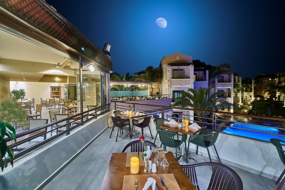 Creta Palm Hotel — Restaurant & bars in Chania