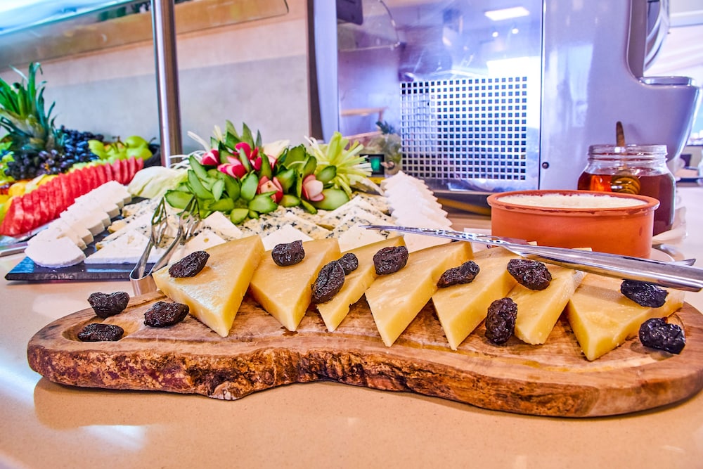 Creta Palm Hotel — Restaurant & bars in Chania