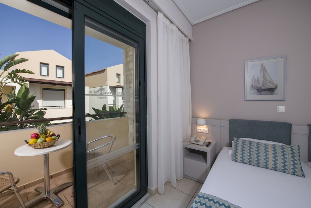 Creta Palm Hotel — Hotel rooms in Chania