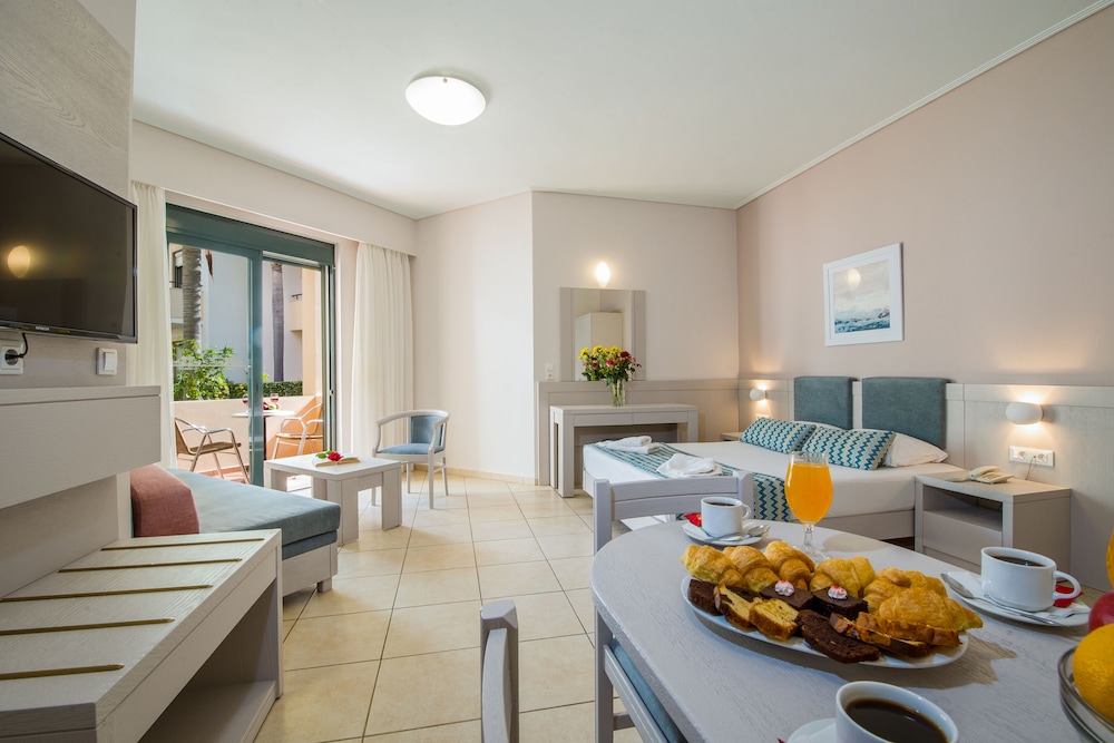 Creta Palm Hotel — Hotel rooms in Chania