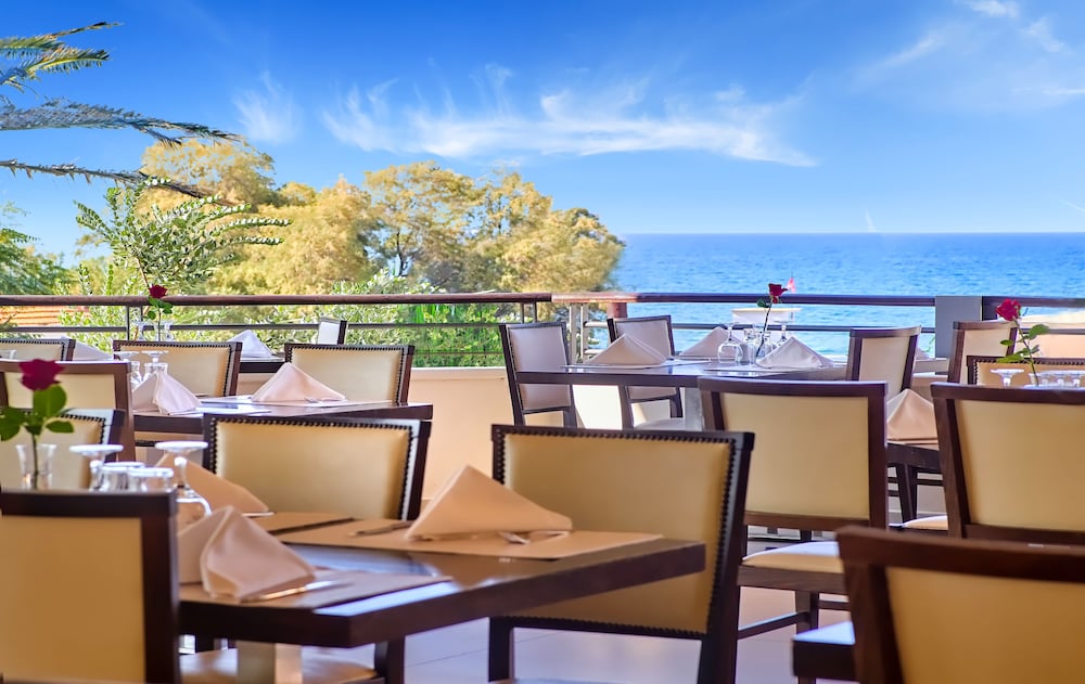 Creta Palm Hotel — Restaurant & bars in Chania