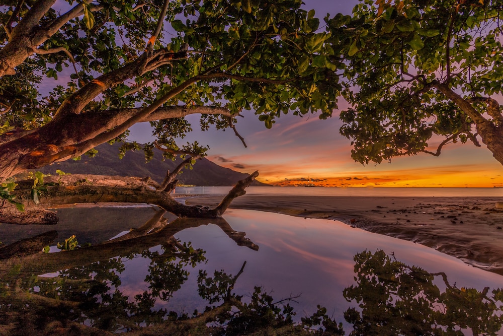 Berjaya Beau Vallon Bay Resort & Casino — Beach in Victoria