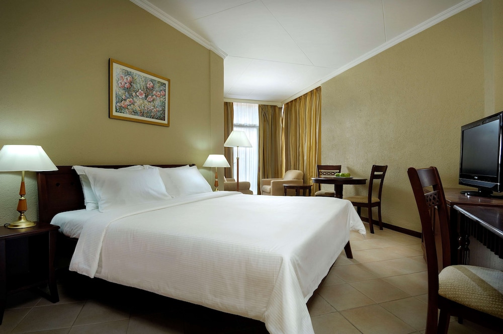 Berjaya Beau Vallon Bay Resort & Casino — Hotel rooms in Victoria